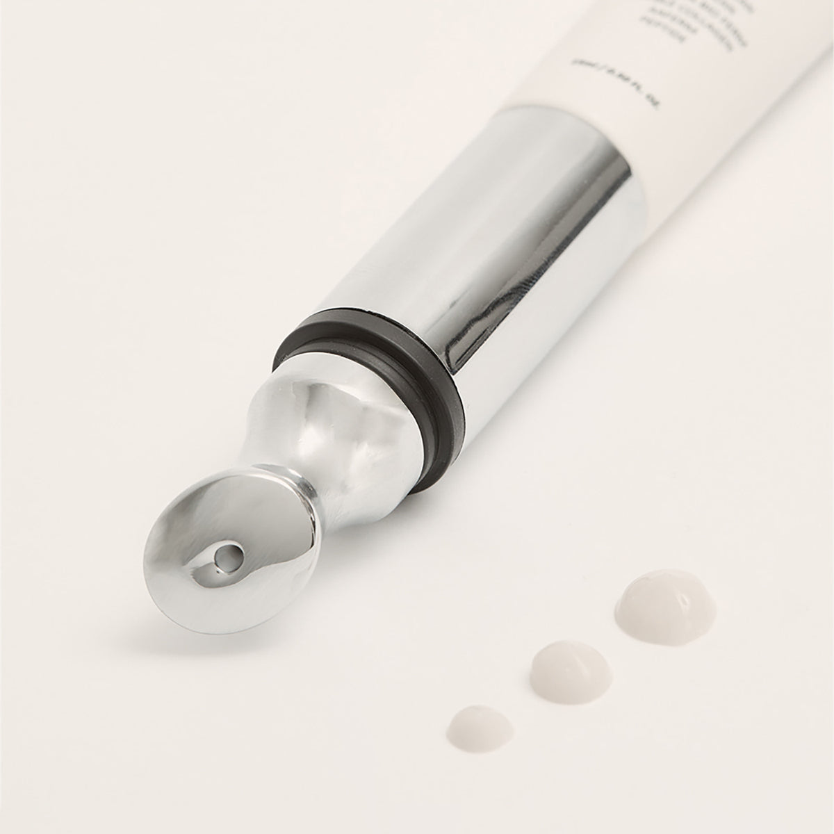 Black Yuja Bean Lifting Auto Eye Cream
