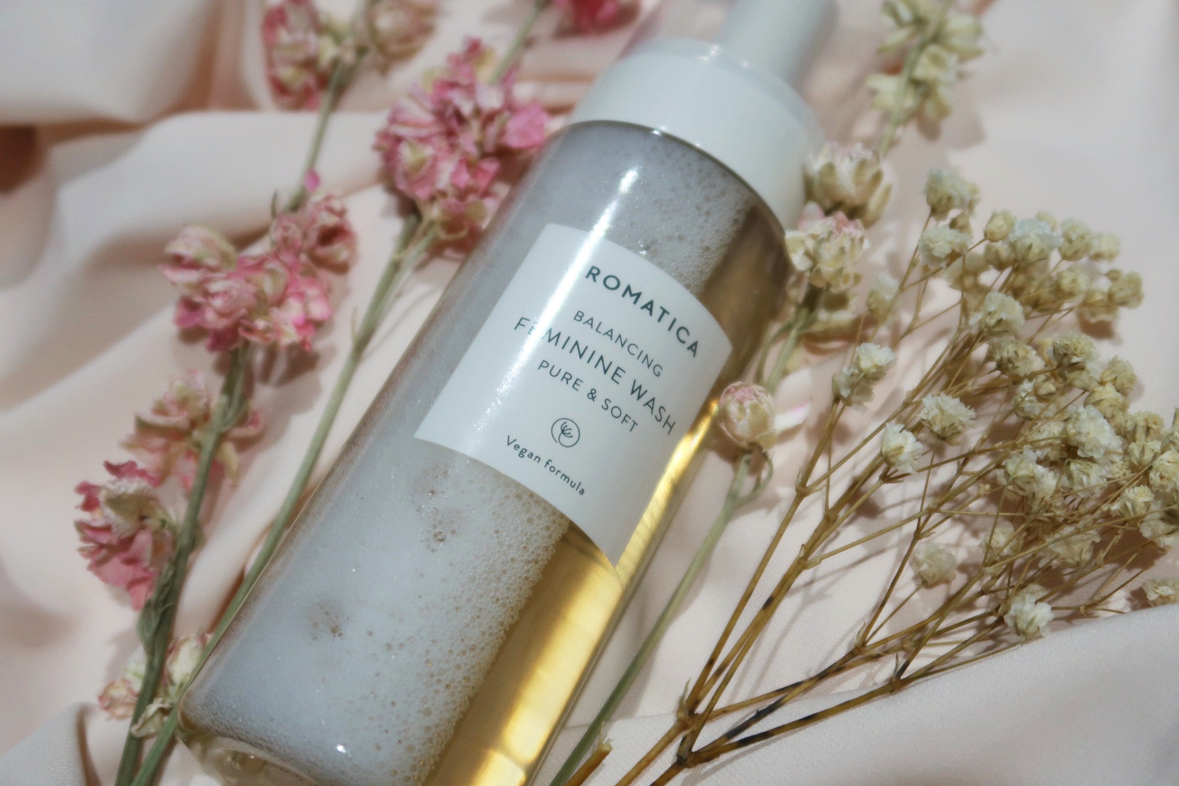 HI-REVIEW: AROMATICA Pure & Soft Feminine Wash