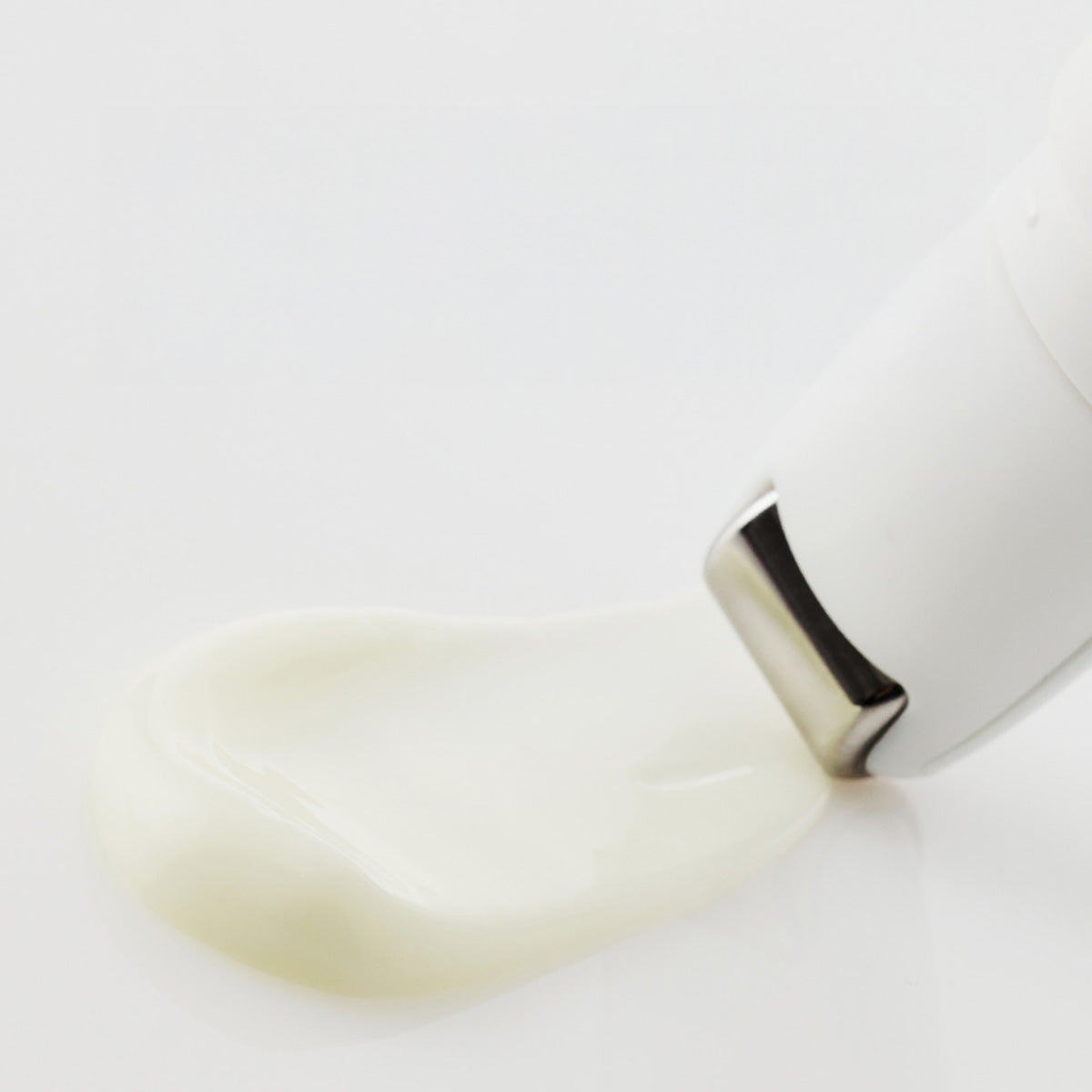 Retinol Flat Iron Eye Roller